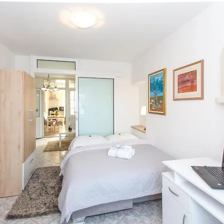 Tino Apartment