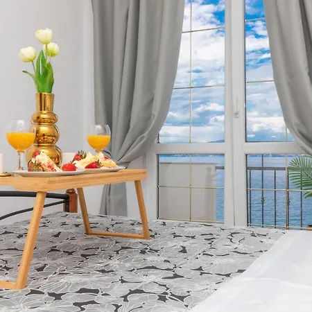 Tino Apartment *
