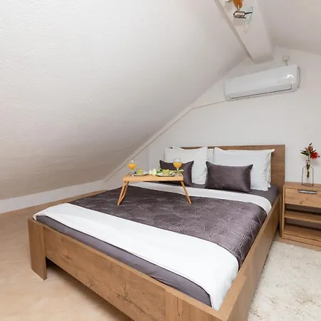 Apartment Tino Sutivan
