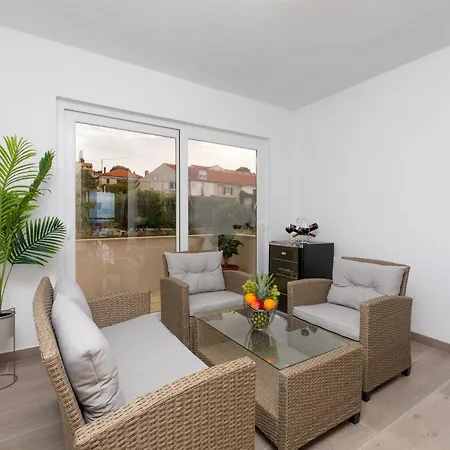 Tino Apartment