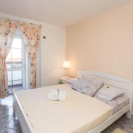 Apartment Tino Sutivan