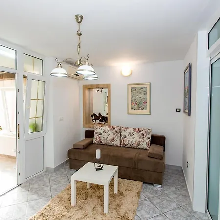 Tino Apartment