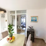 Tino Apartment *